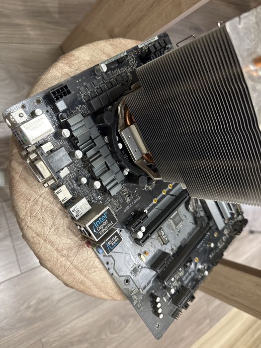 i5 9400f + z390 pro4 asrock + башенный кулер