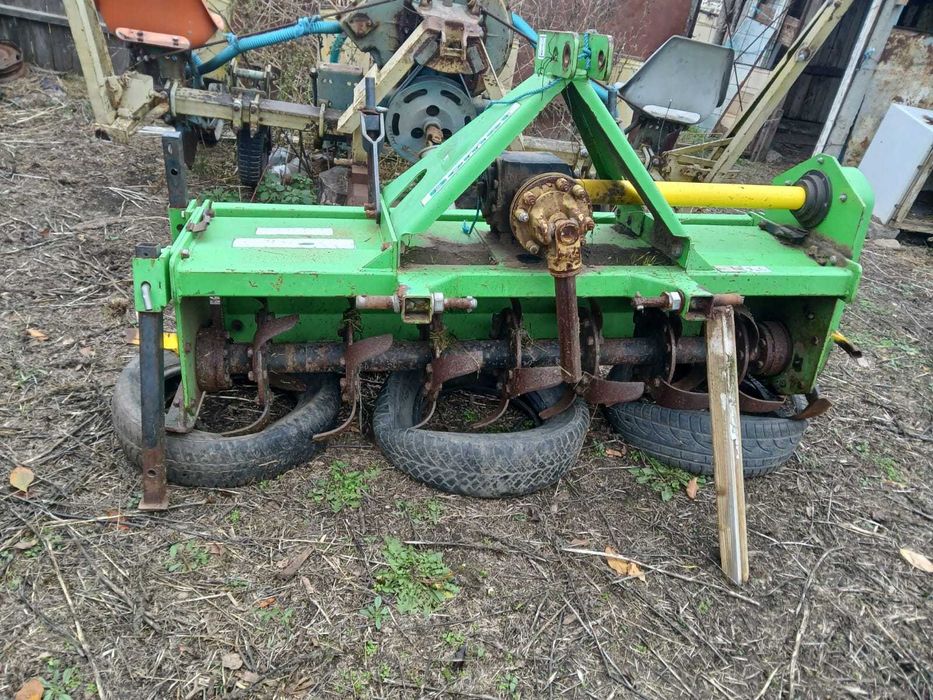 Vand Tractor si utilaje