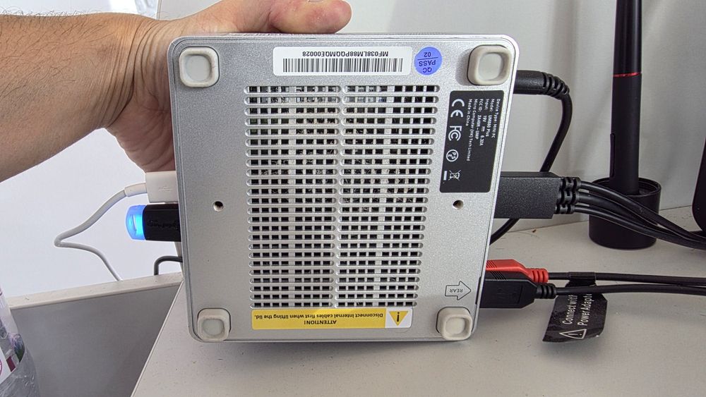 Minisforum UM880 Plus