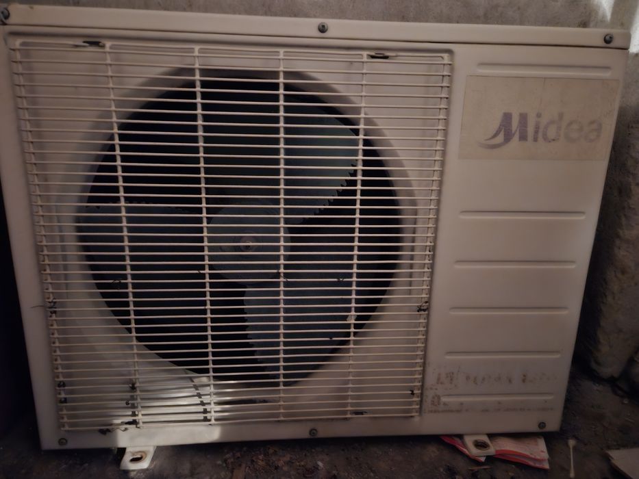 Климатик на фирма Мидея