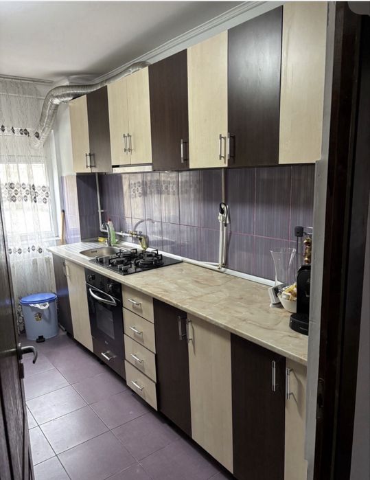 Vand/Inchiriez apartament 4 camere