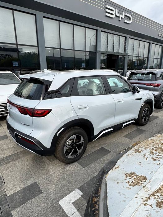 BYD Yuan Up Юань АП black черный кора qora 2025