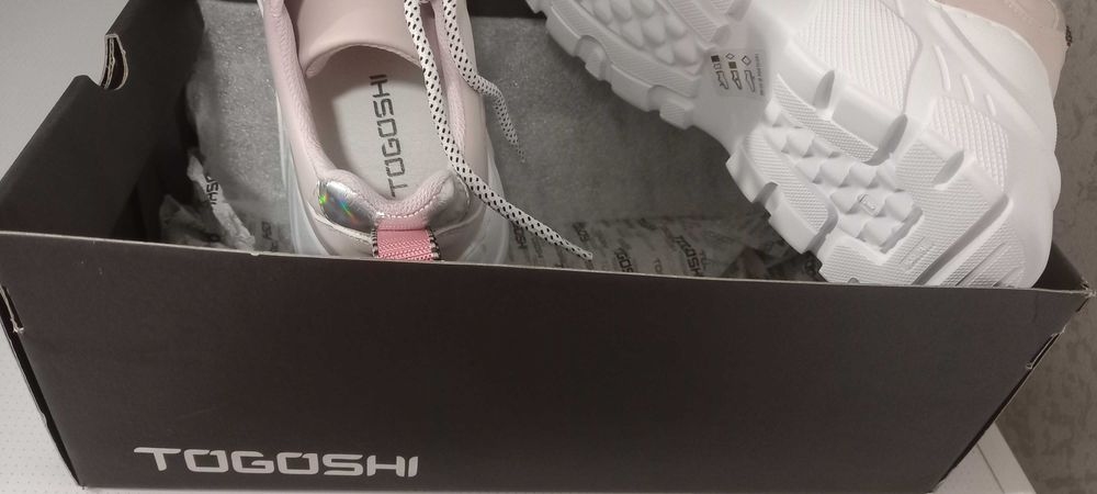 Дамски сникърси, 38 номер, нови , в кутия