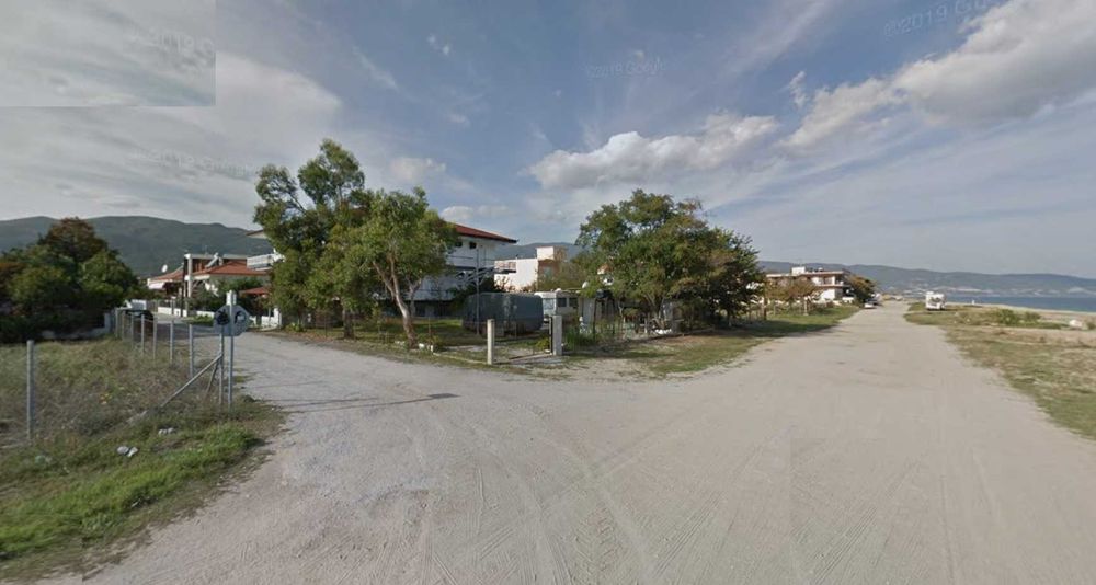 Продава парцел на първа линия с площ 500 м2 в Неа Врасна, Гърция