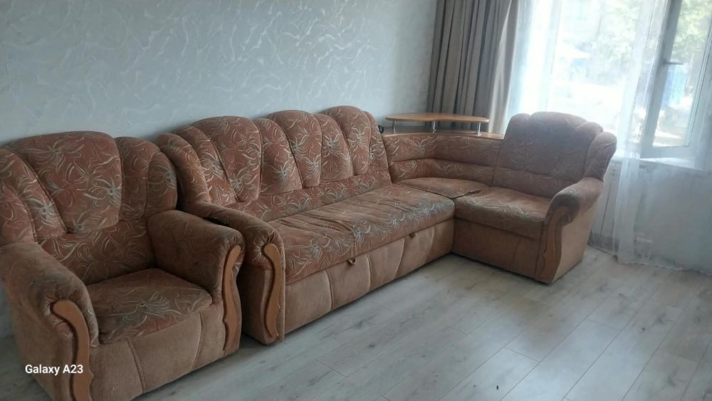 продам диван б/у