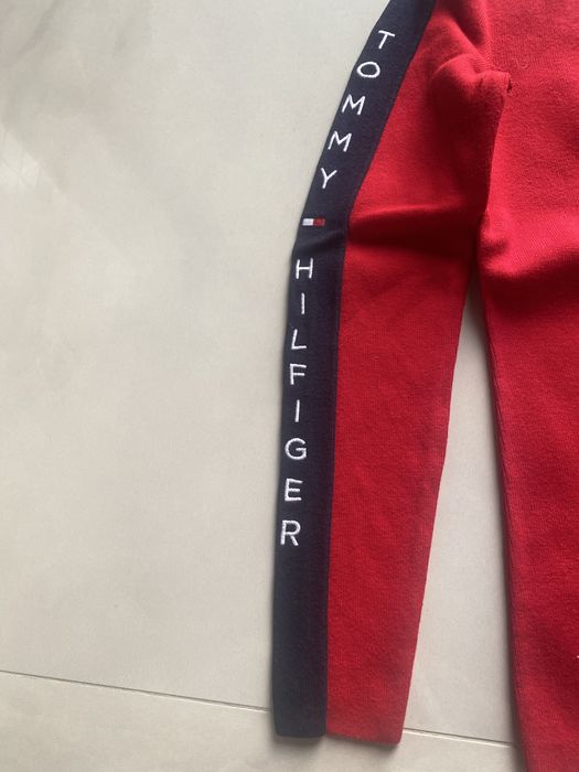 Bluza Tomi Hilfigerde culoare rosie purtat o singura data