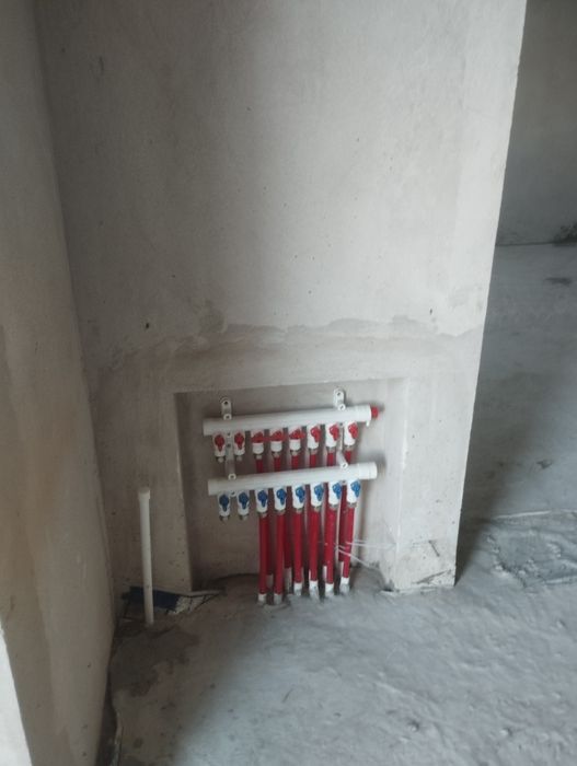 Angarik mahallasida katejlar sotiladi.