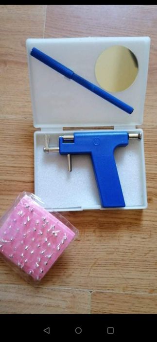 Пистолет за обеци пирсинг за уши,пъп,език,зърно и още нещо