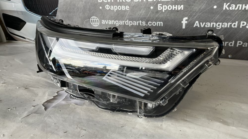 Ляв и десен фар Toyota Rav 4 5 2022-