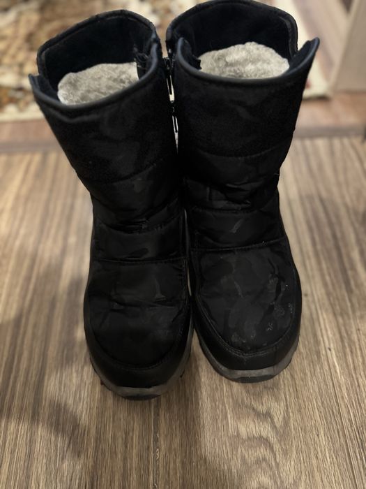 Отдам 4 пары обуви