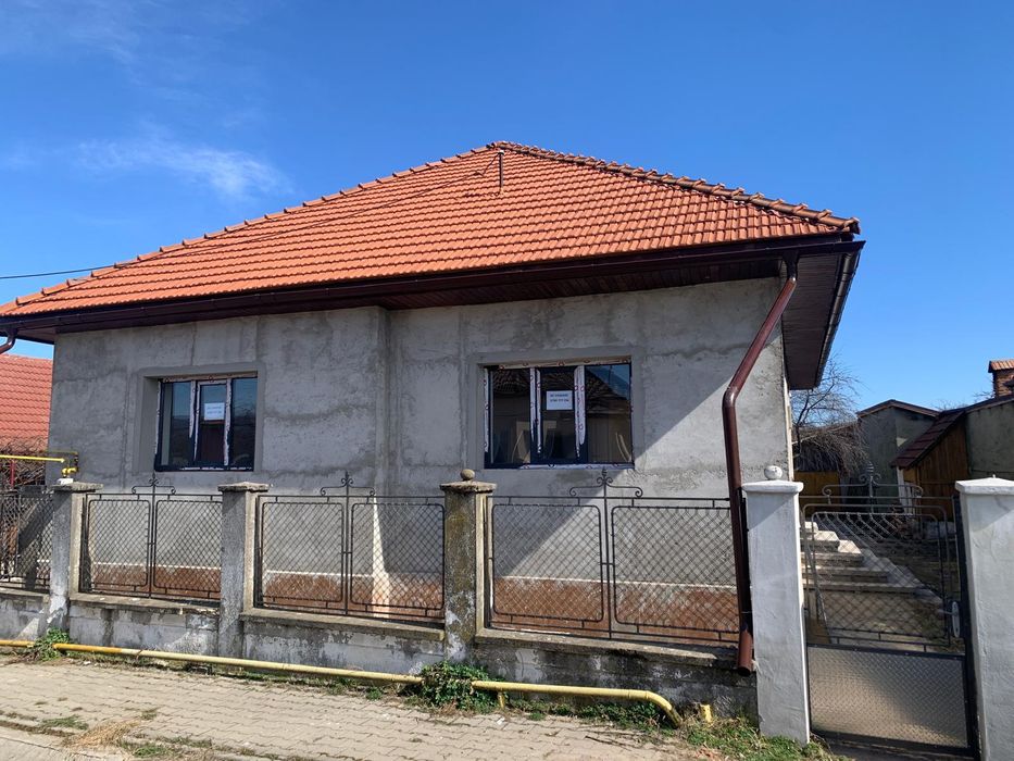 Casă de vânzare cu teren