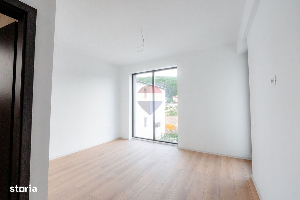 Casă tip duplex, P+1E, 174mp construiți — Budeasa Mare, Argeș