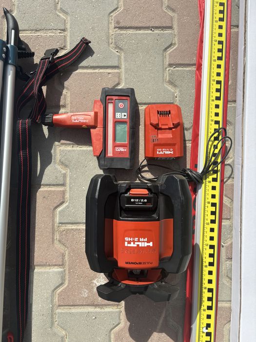 Nivela laser Hilti PR 2-HS cu trepied si stadie