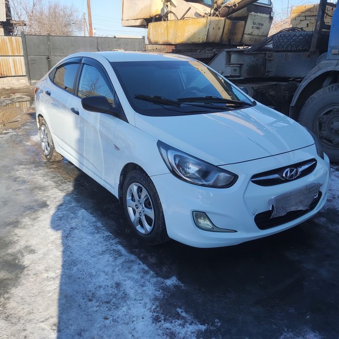 Продам Хундай акцент 2012г