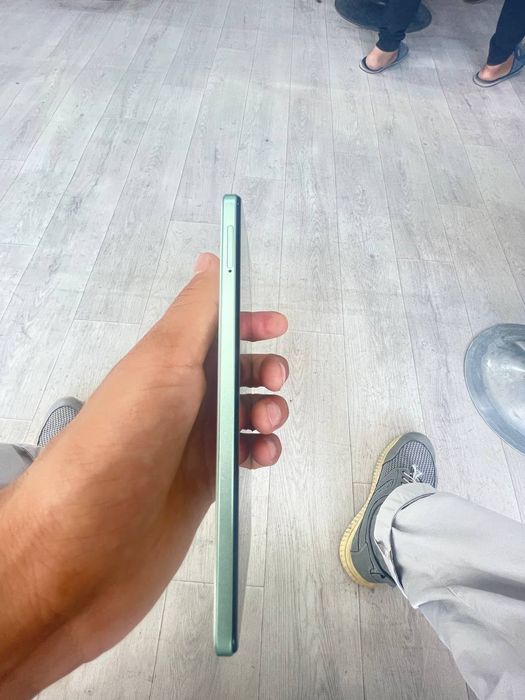 Holati yaxshi madel redmi 12S