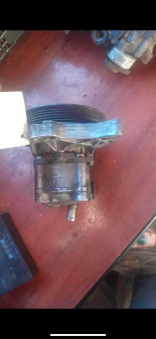 pompa servo bmw 530d