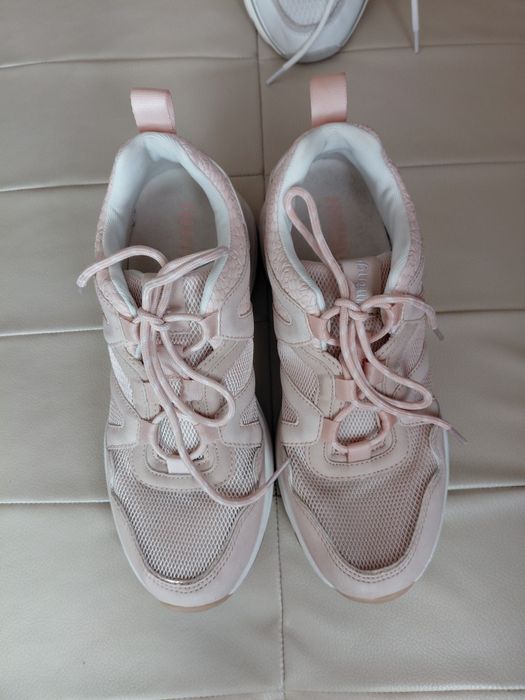 Дамски маратонки номер 39