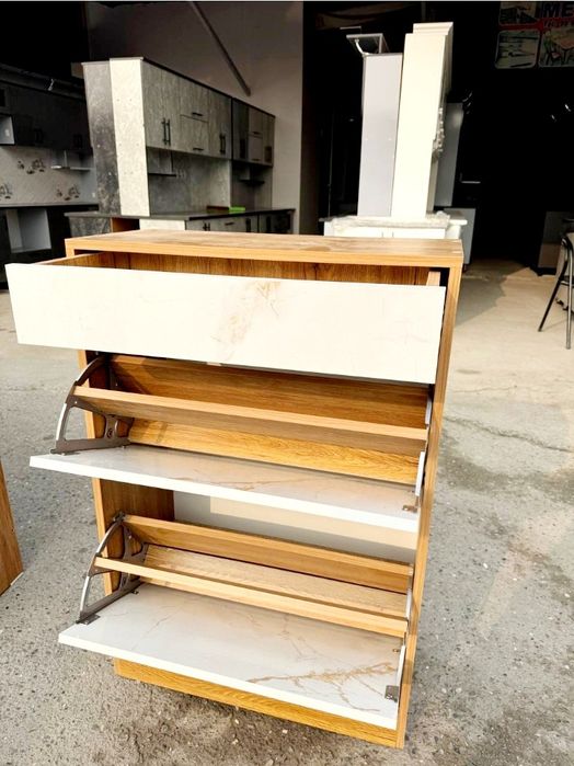 Oyoq kiym javoni [Подставка для обувой]