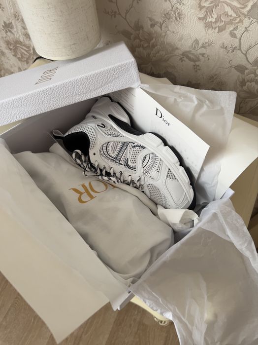 Продам кроссовки