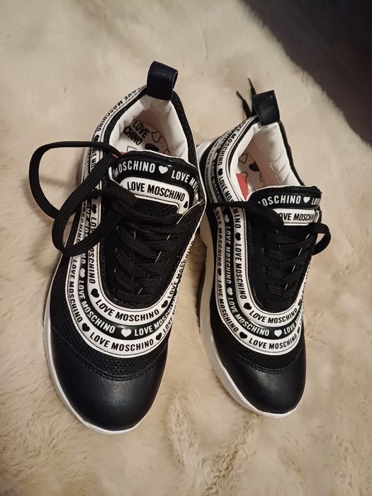 Обувки сникърси LOVE MOSCHINO 36