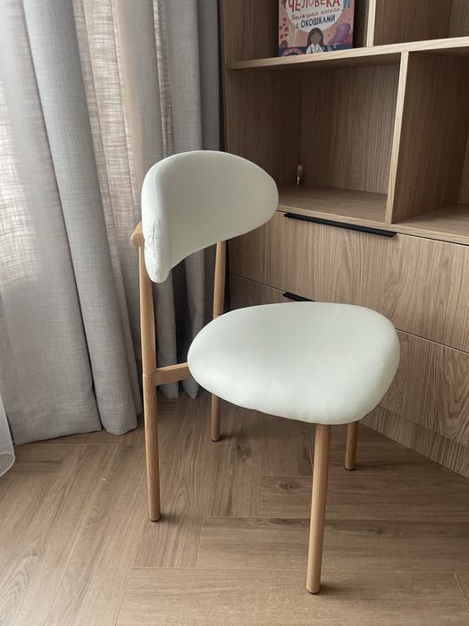 Стулья новые светлый орех