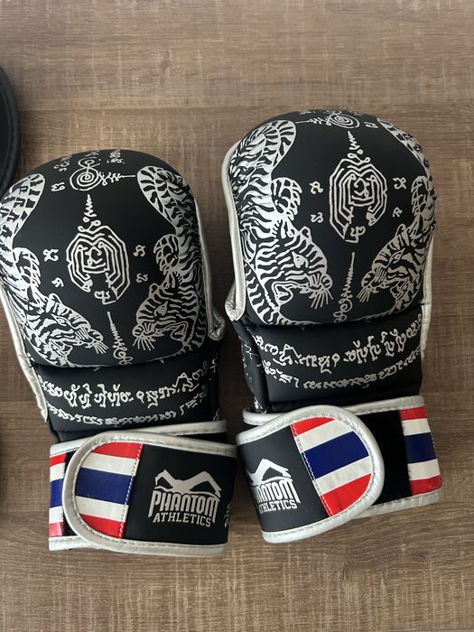 Tibiere si manusi MMA