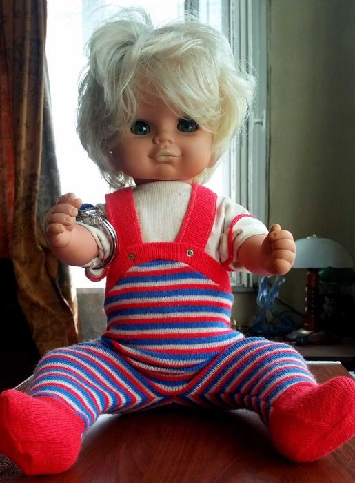 Голяма спяща и говоряща РЕТРО кукла - с опция за работа на батерии