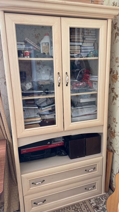 Продам шкаф для спальной, гостиной