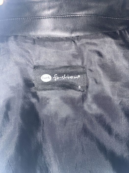 Срочноо продам куртку черную