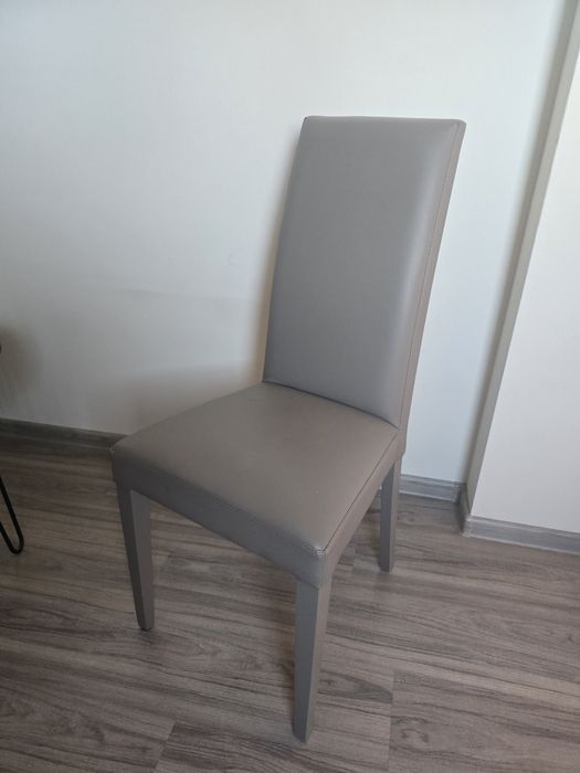 Трапезни столове