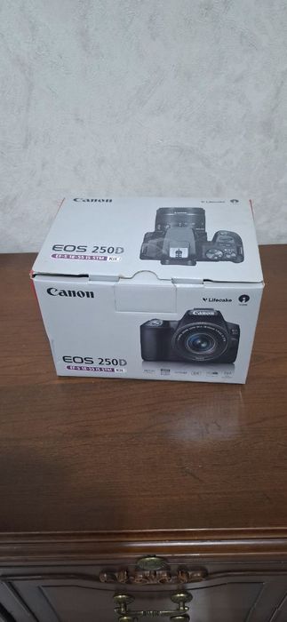 Canon 250D fotoparat