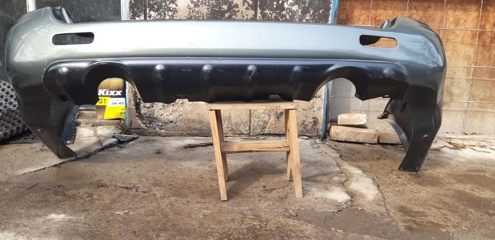 Продам задний бампер на субару оутбак