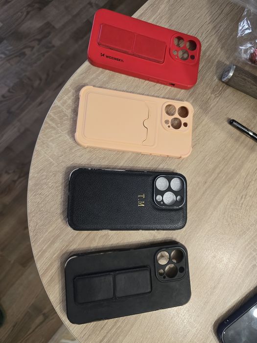 Donez huse s21 plus si iphone 13 pro