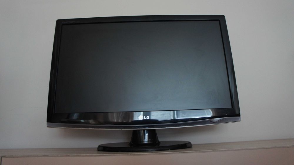 LG W2353V 23 inch LCD Monitor 16:9 Full HD - Black