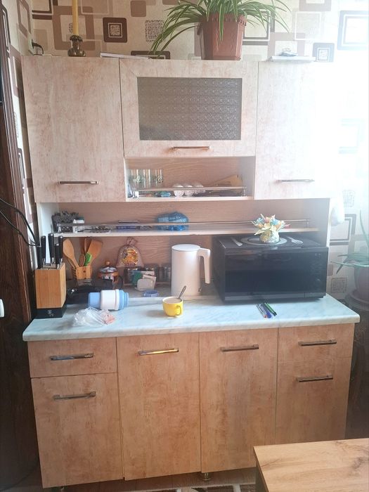 Кухонный гарнитур в хорошем состоянии