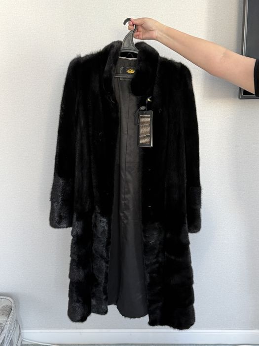 Продаю норковую шубу