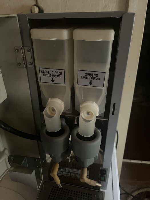 Dispenser de cafea