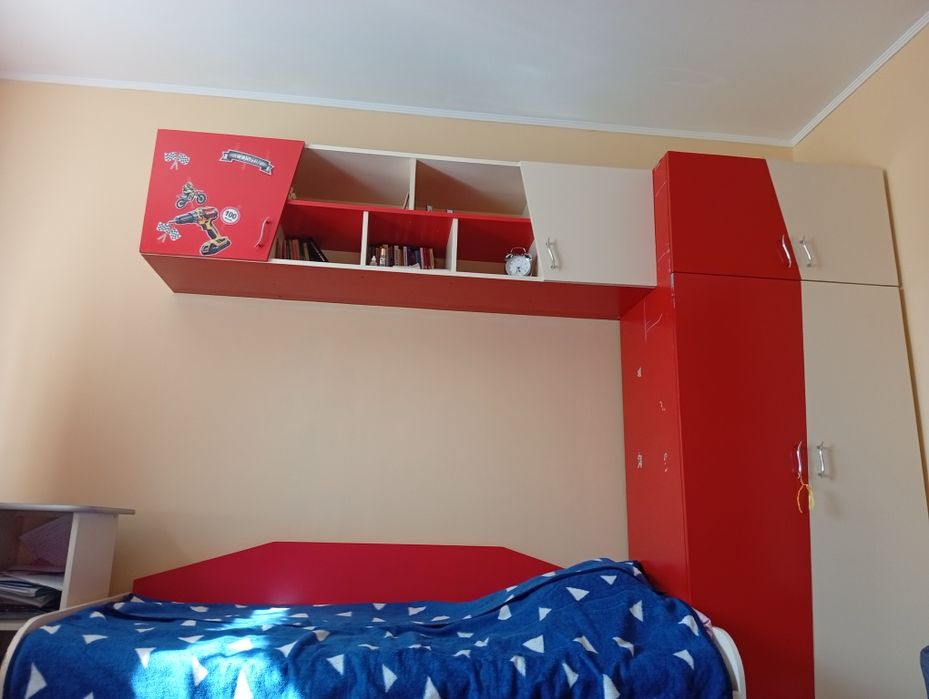 Vând mobilă tineret