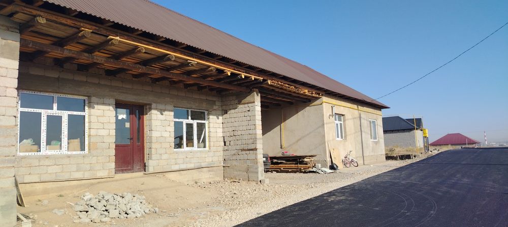 Жер уй сатылады.