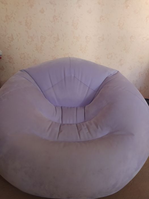 СРОЧНО мягкую мебель надувное кресло в отличном состоянии