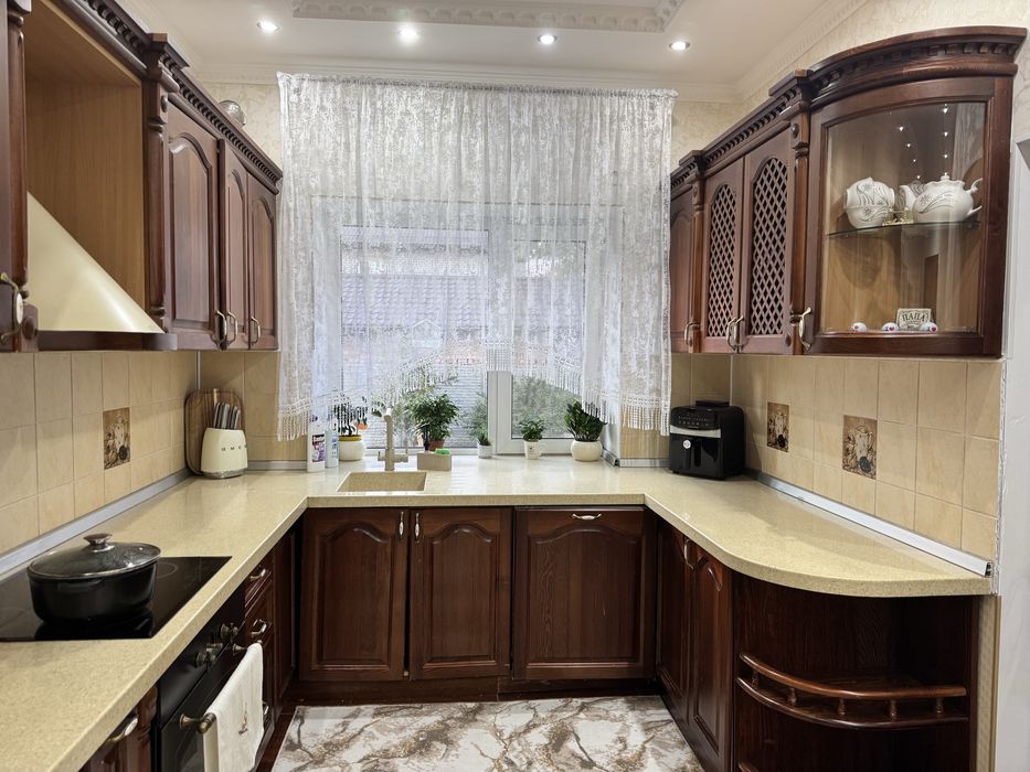 Продам кухонный гарнитур б/у