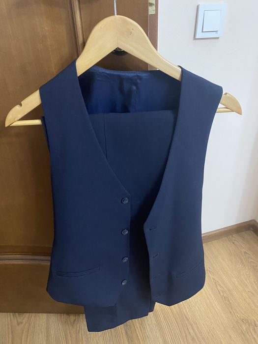 Костюм тройка