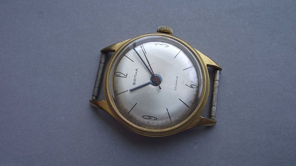 ЧАСОВНИК - "ВОЛНА" / 22камъка позлата - рядко срещан.