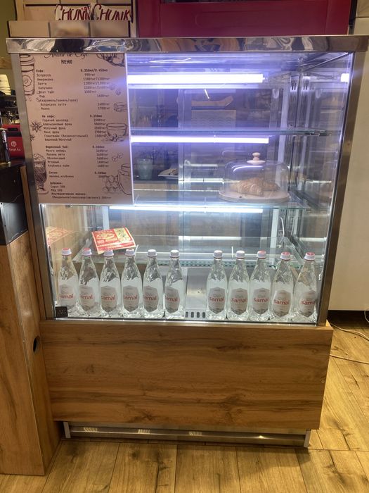 Витриный холодильник