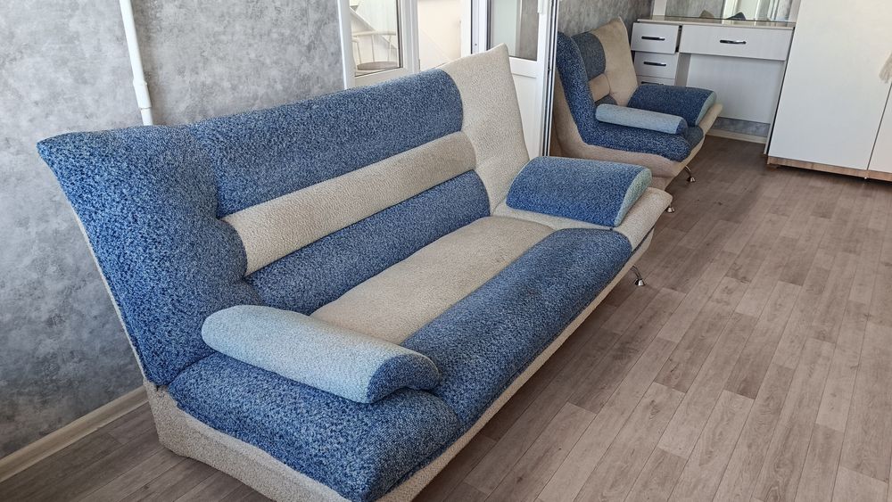 Продам диван и кресла комплект