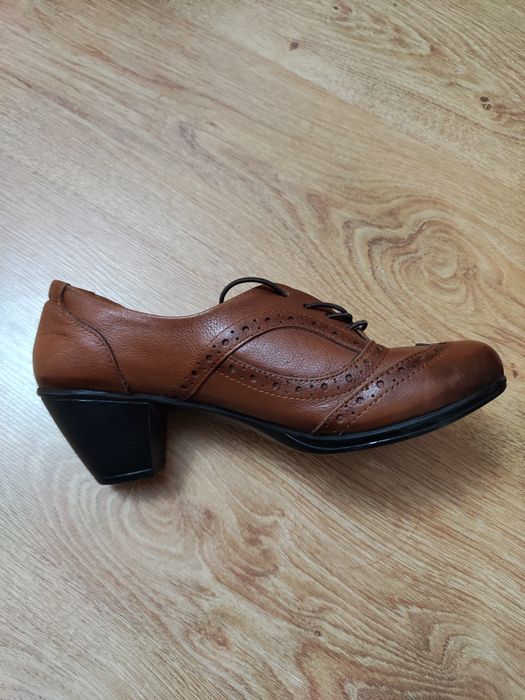 Продаются женские новые кожаные туфли. Размер 39. Турция