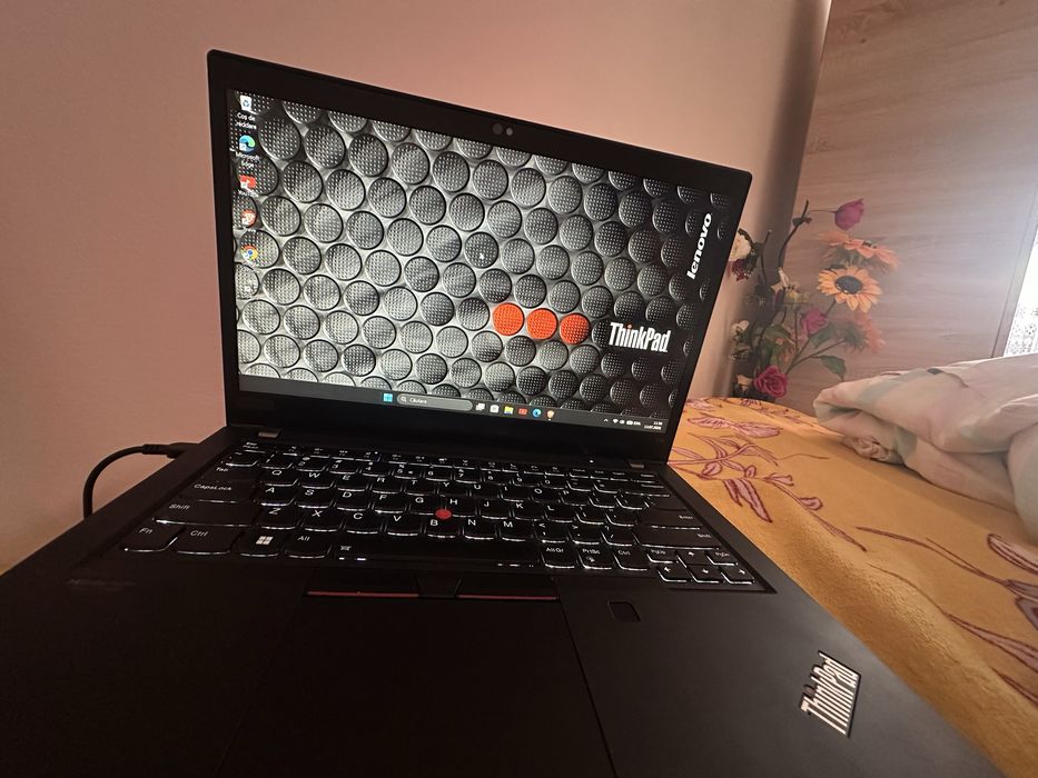 Vând Lenovo Thinkpad T14 Gen2 i7 Gsm 4G