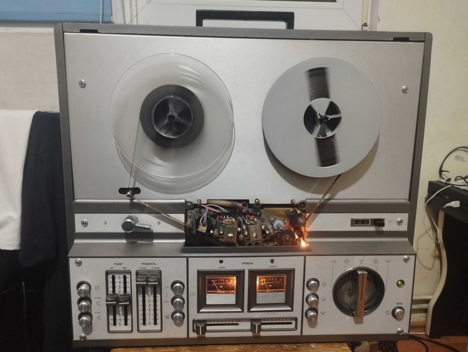 Magnetofon funcționabil Polonez