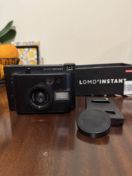 Lomo Instant Black LI100B фотоапарат за моментални снимки