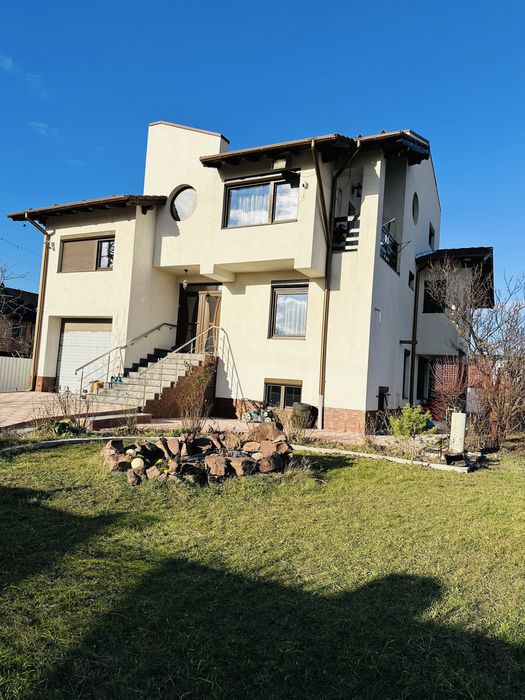 Casa vila de inchiriat